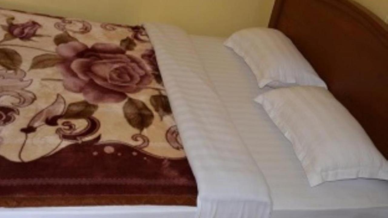 Yee Shin Guest House Hsipaw Exteriör bild