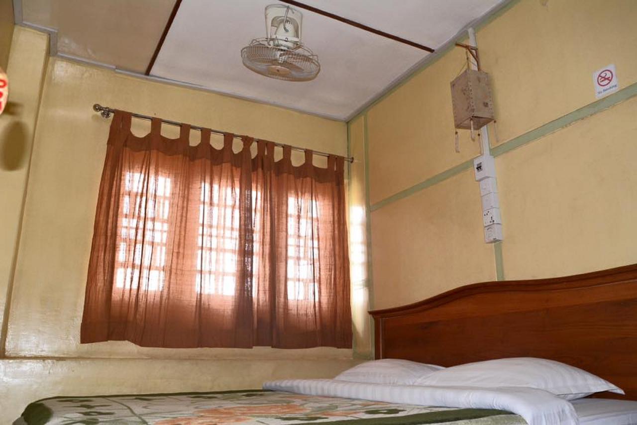 Yee Shin Guest House Hsipaw Exteriör bild